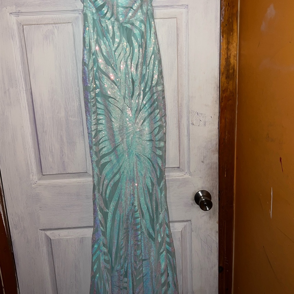 Prom dress - Picture 3 of 3